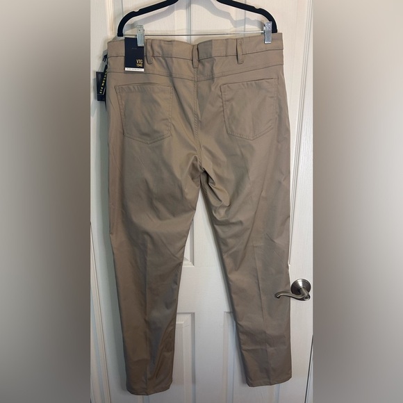 🫒”Vintage 1946” NWT Men's Tan Flat Front Modern Fit Performance Chinos w/Pockets - Picture 15 of 16
